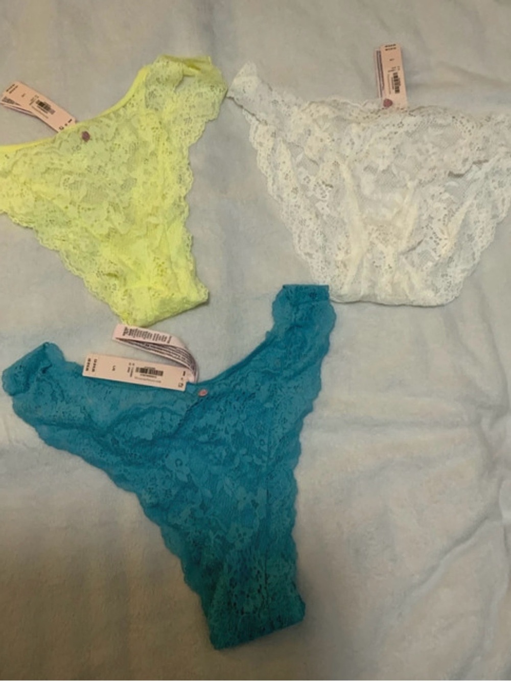 Victoria Secret Bundle,Teal,Yellow,White.Bundle.Large